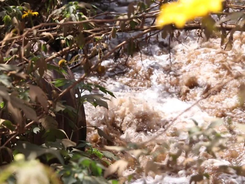 Haut-Katanga : eaux minières, métaux lourds et lésions cutanées, ce que révèle l’enquête sur les risques de pollution